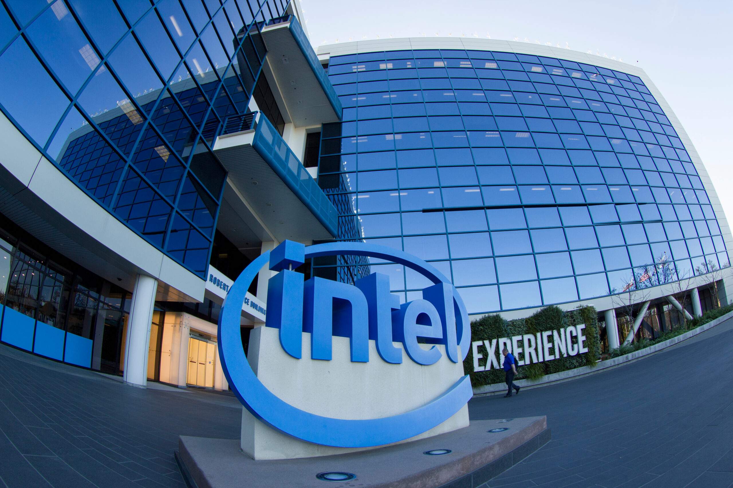 Warning Signs Flash for Intel as Stock Rates ZERO